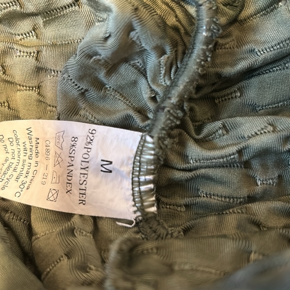 TikTok Ruched Leggings - Picture 4 of 4